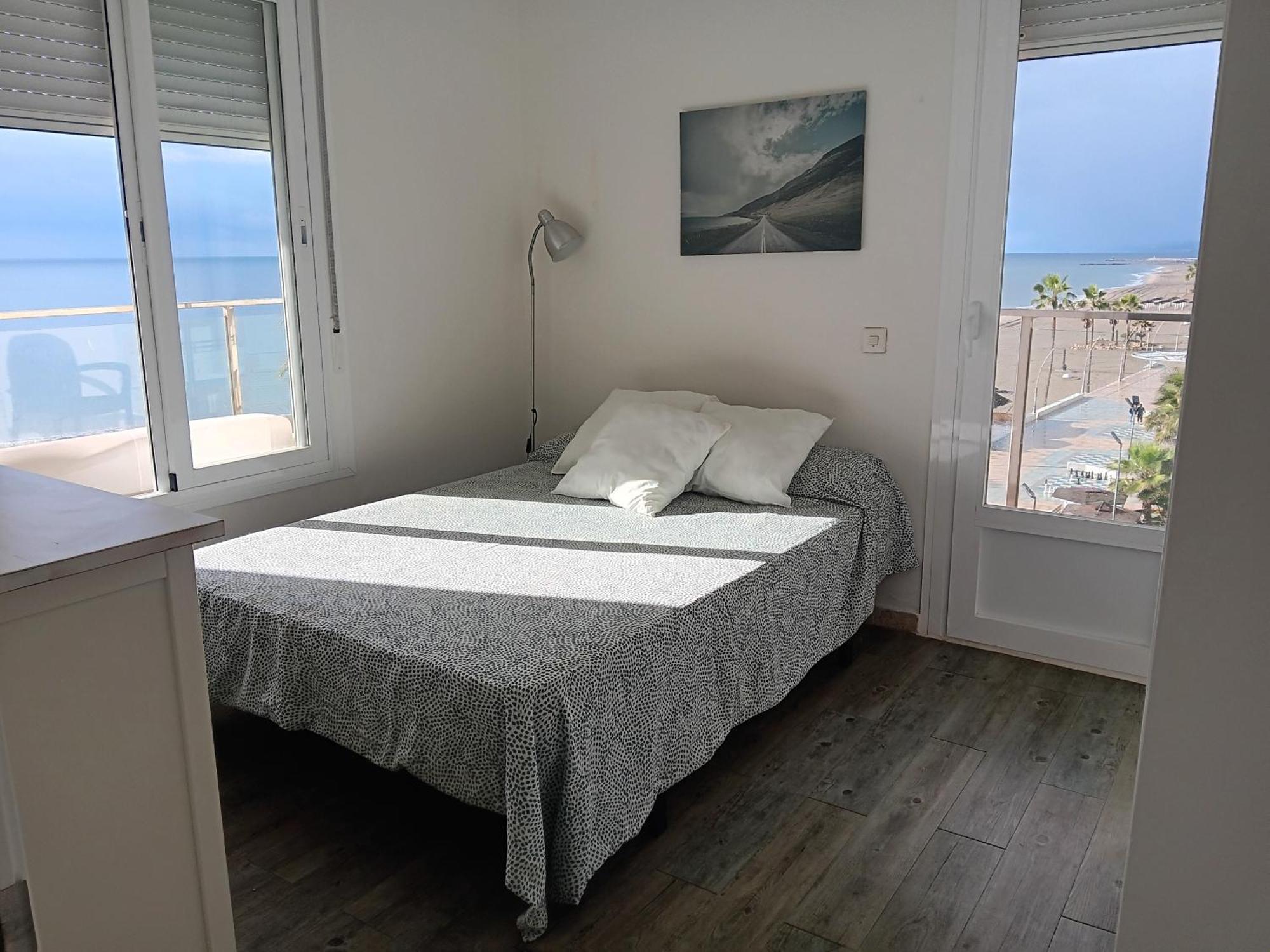 Alojamiento Iberia Playa Estepona Buitenkant foto