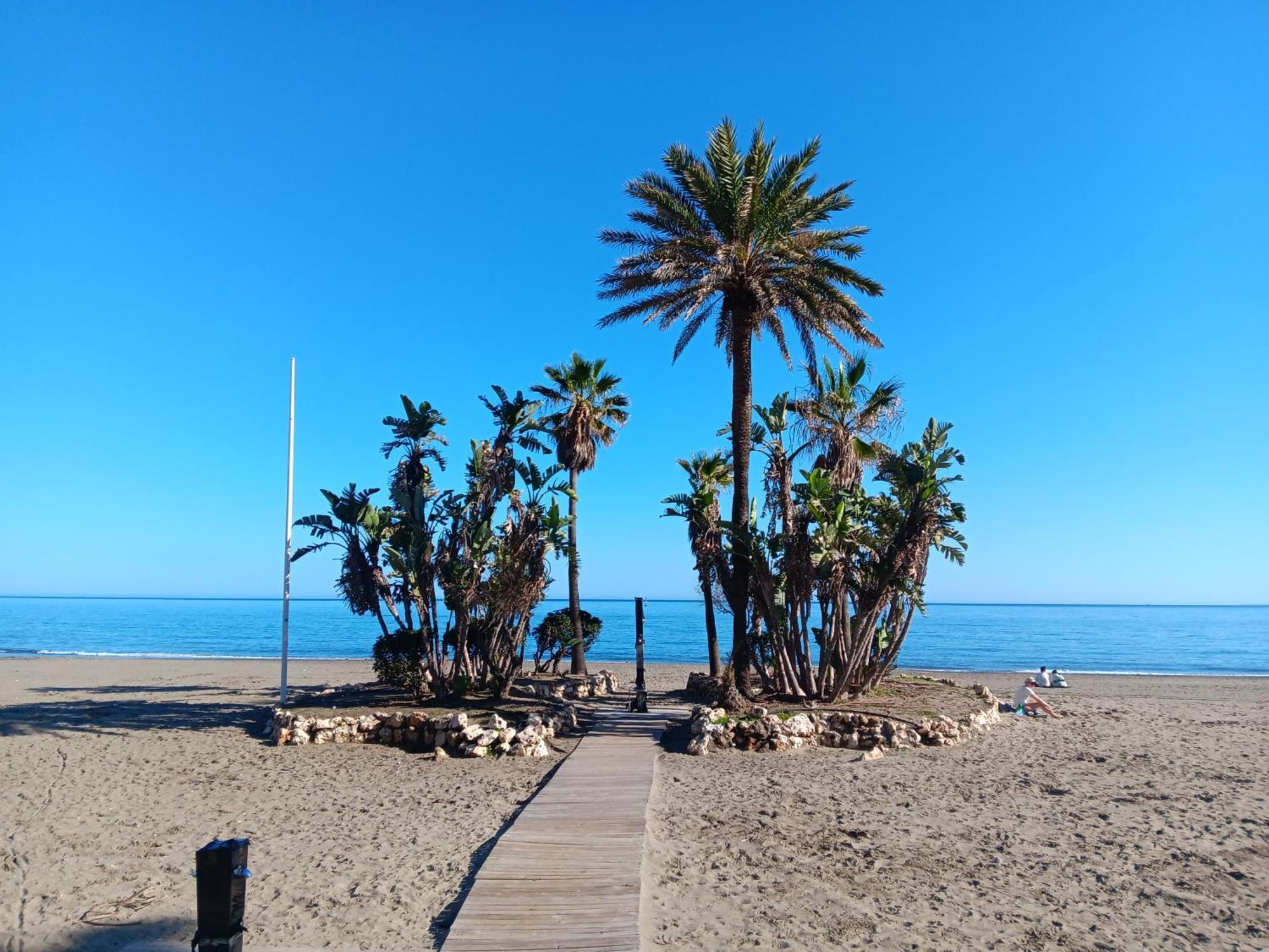 Alojamiento Iberia Playa Estepona Buitenkant foto