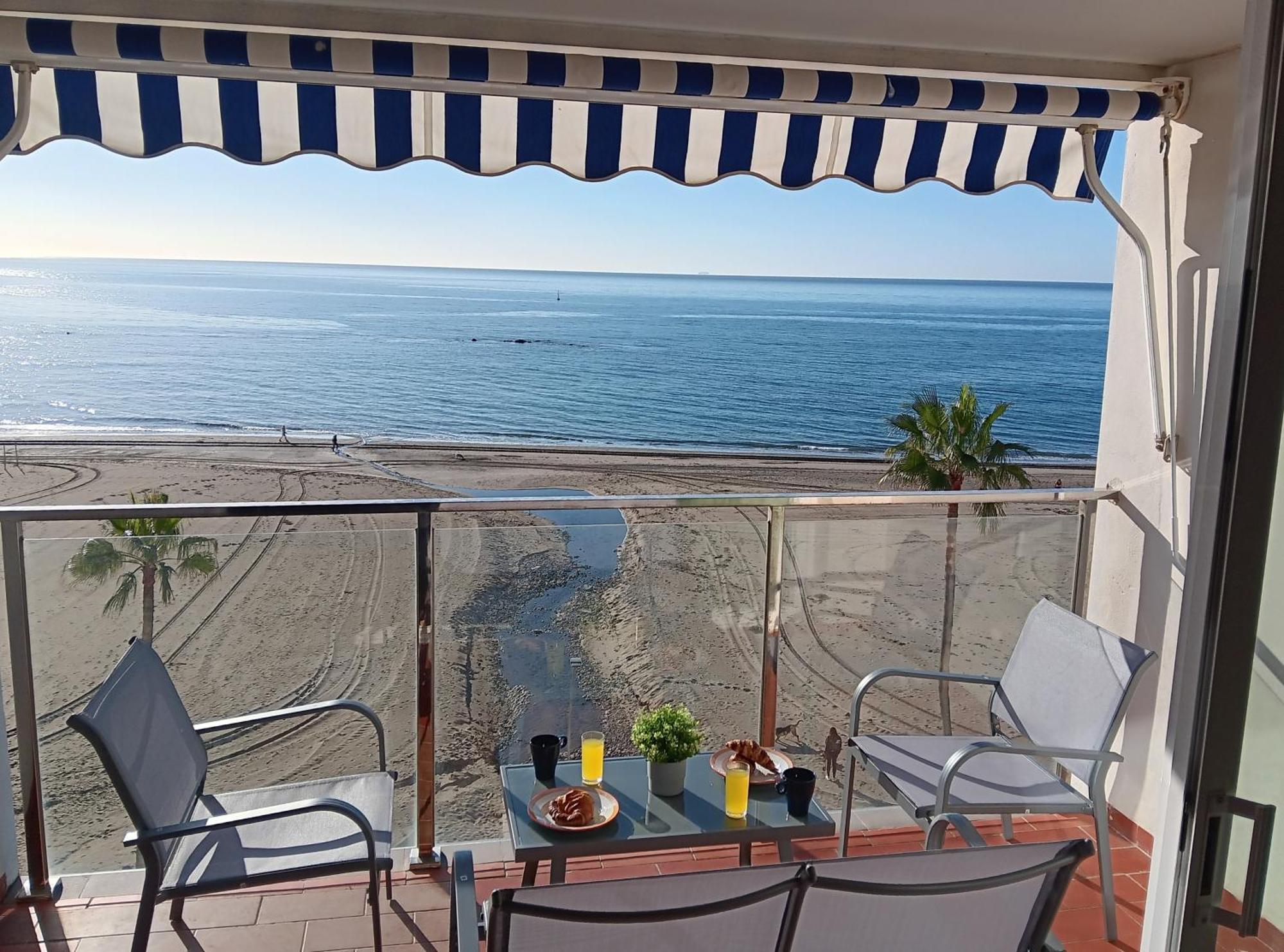 Alojamiento Iberia Playa Estepona Buitenkant foto