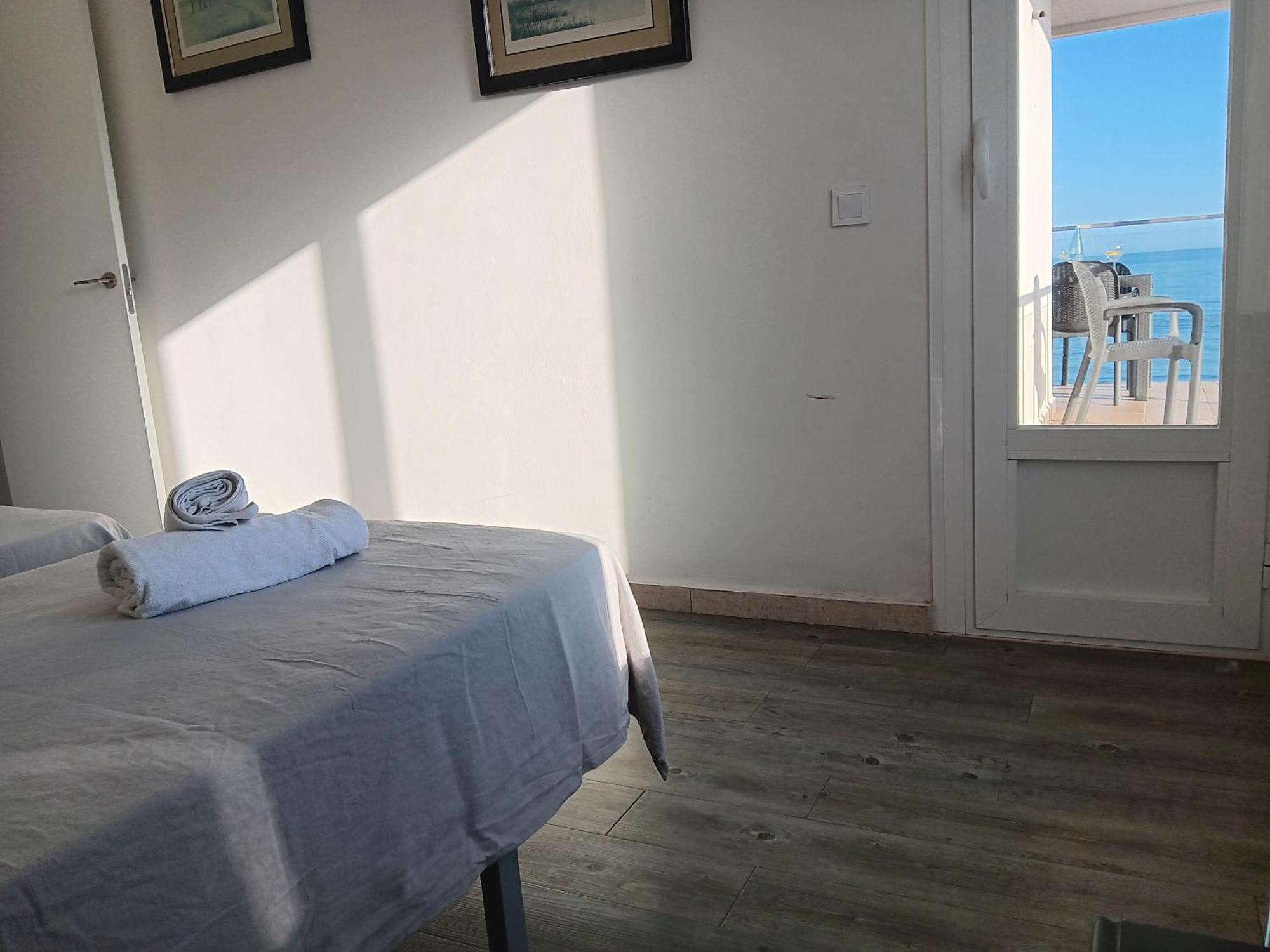 Alojamiento Iberia Playa Estepona Buitenkant foto