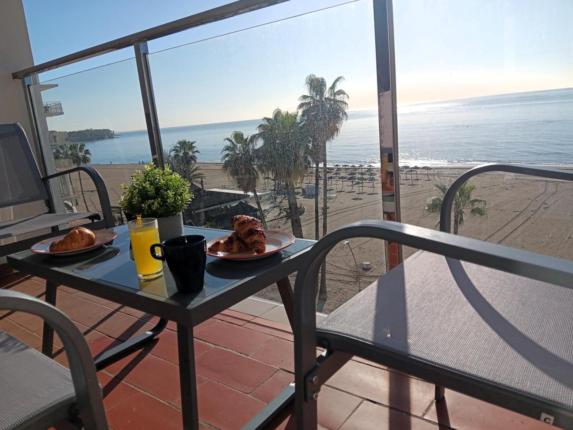 Alojamiento Iberia Playa Estepona Buitenkant foto